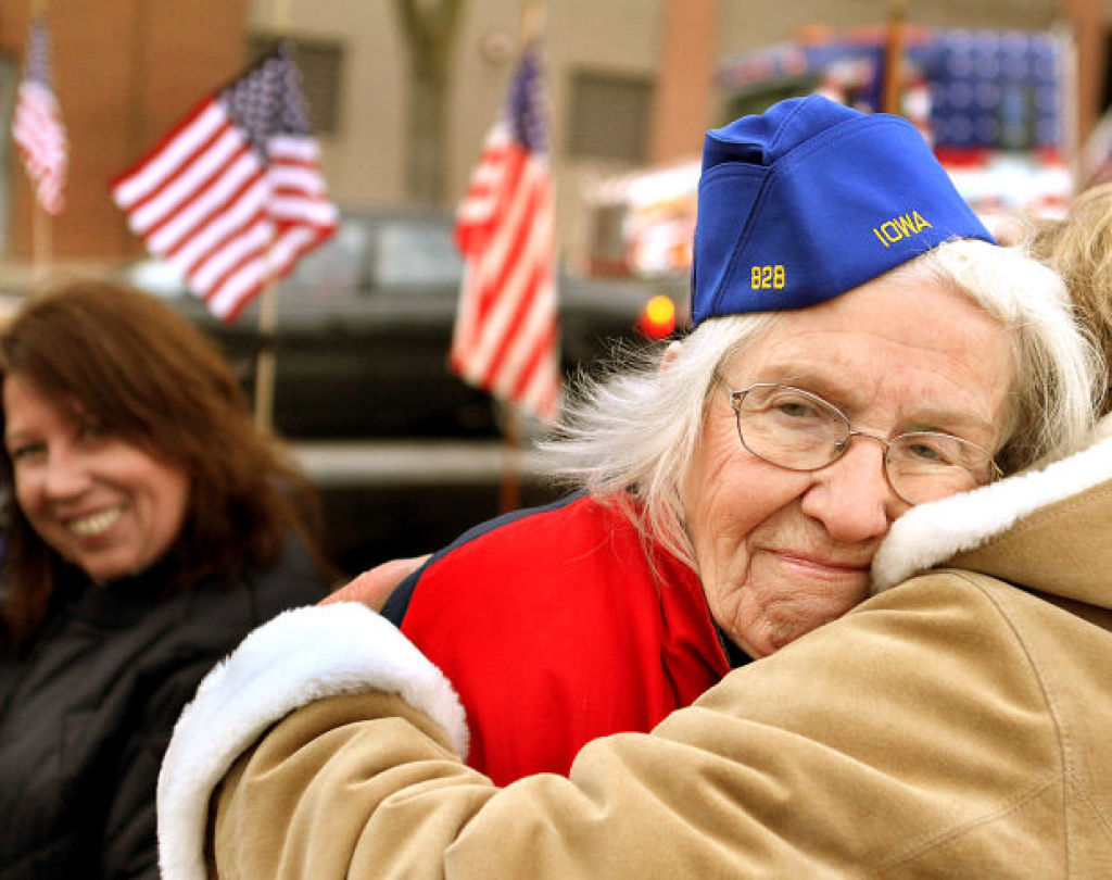 111113-vets-parade1
